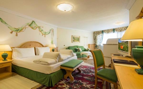 Hotel Sassongher Корвара-ин-Бадия Экстерьер фото