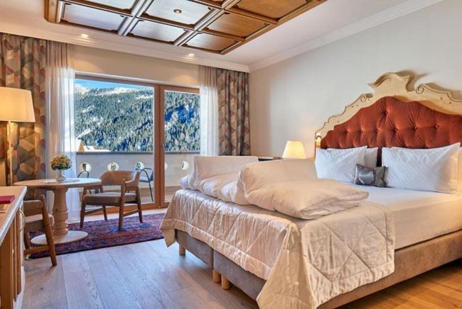 Hotel Sassongher Корвара-ин-Бадия Экстерьер фото