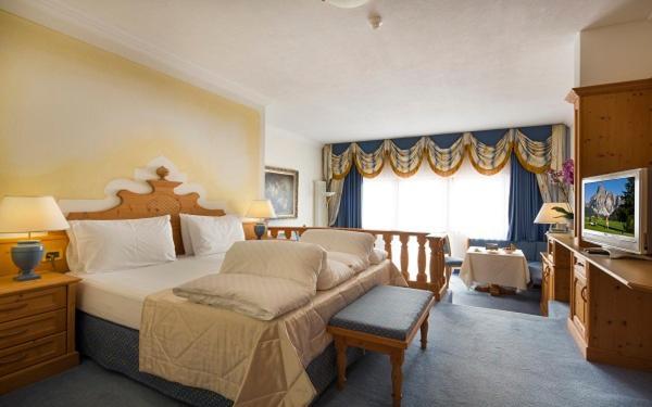 Hotel Sassongher Корвара-ин-Бадия Экстерьер фото